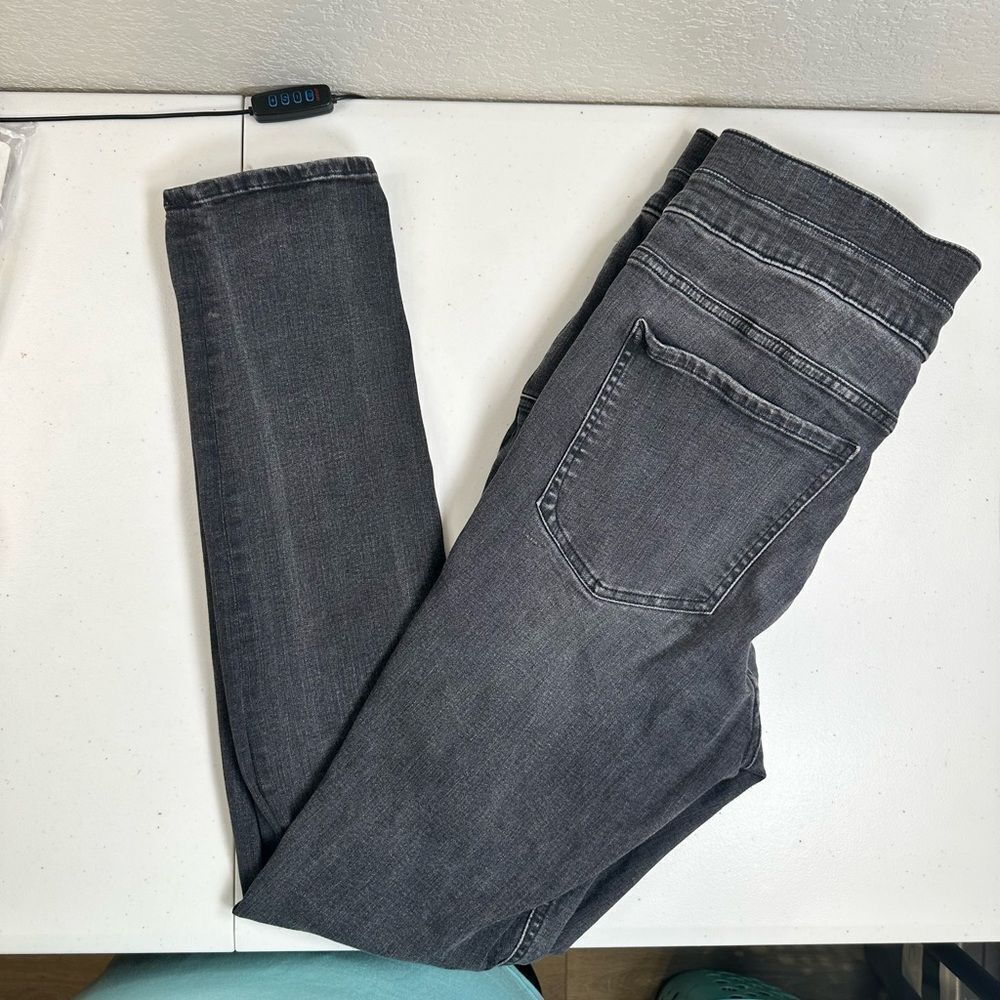 EUC Express Women’s High Waisted Black Wash Denim Jeans Front Button Accent - 16 - Picture 5 of 8